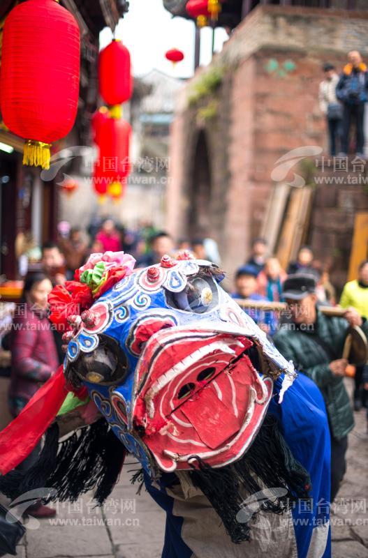 凤凰古镇新年新气象_民俗